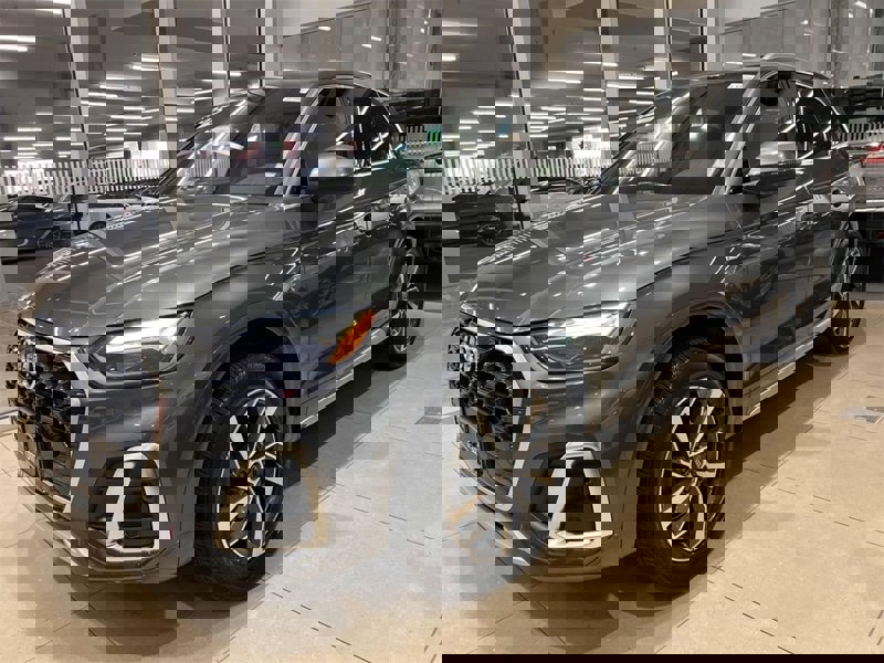 Certified 2025 Audi Q5 2.0T Premium image 1