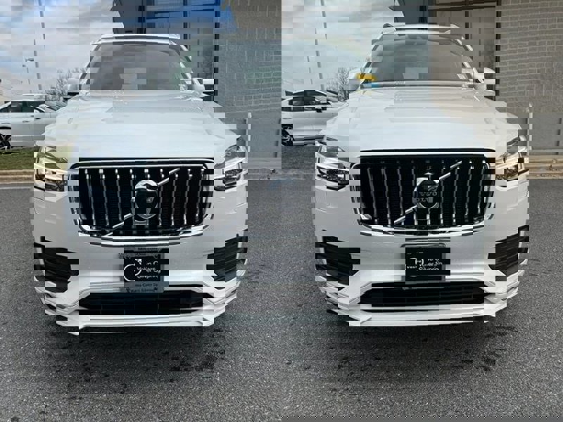 Certified 2022 Volvo XC90 T6 Momentum w/ Climate Package image 1