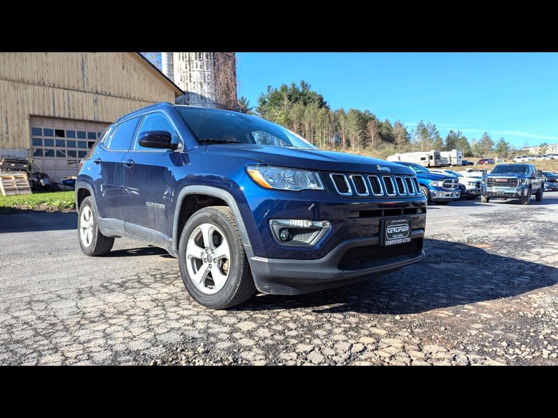 Used 2019 Jeep Compass Latitude w/ Cold Weather Group image 1