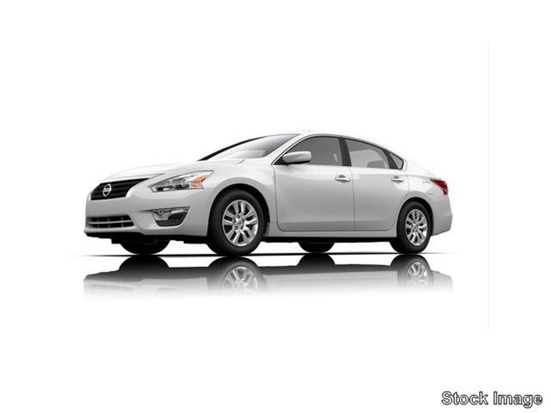 Used 2014 Nissan Altima 2.5 S w/ Display Audio Package image 1
