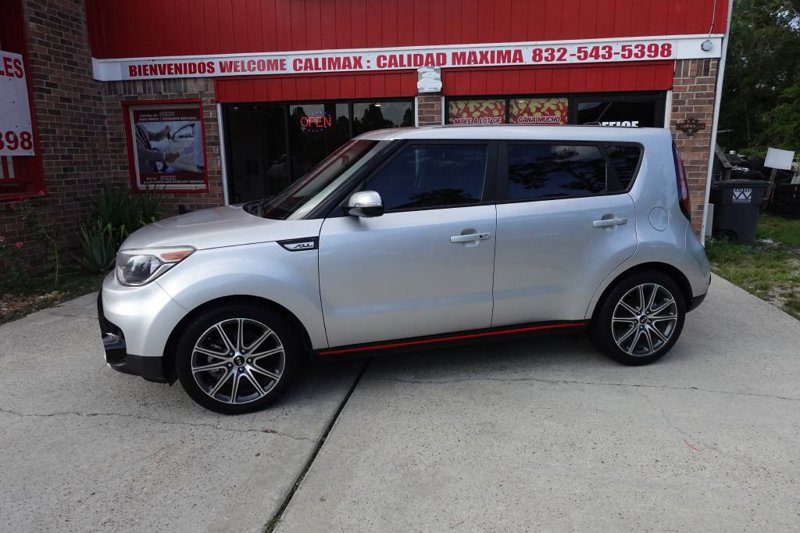Used 2018 Kia Soul ! image 1