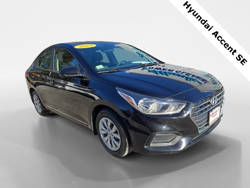 Used 2022 Hyundai Accent SE image 1