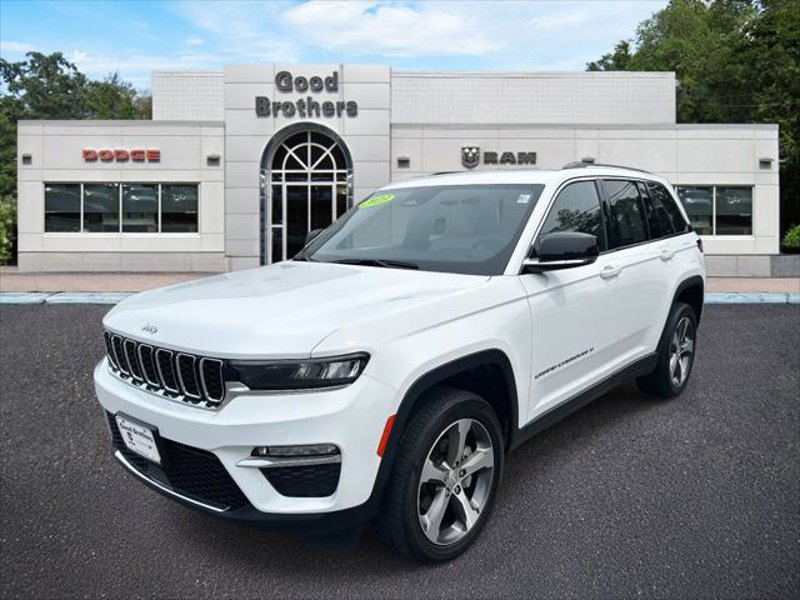 Certified 2023 Jeep Grand Cherokee Limited image 1