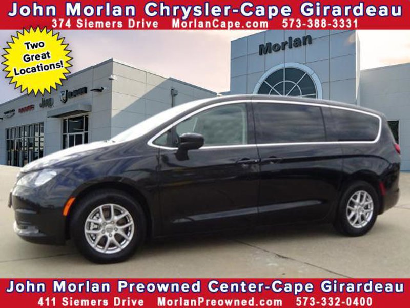 Certified 2023 Chrysler Voyager LX image 1