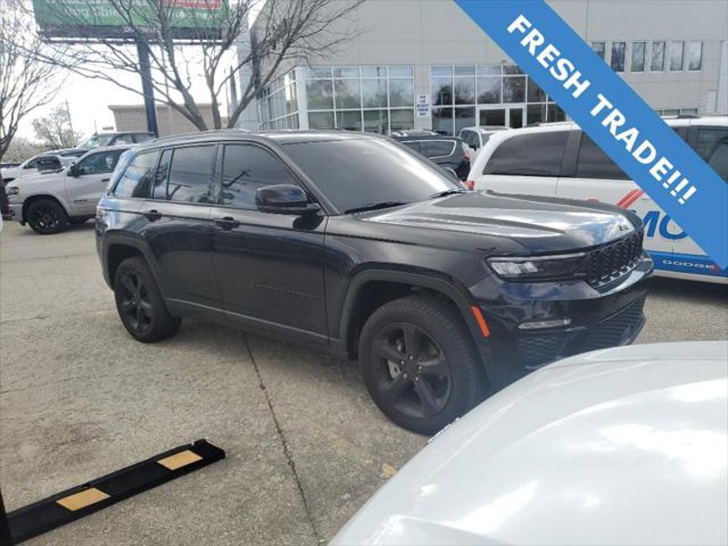 Certified 2024 Jeep Grand Cherokee Limited w/ Black Appearance Package image 1