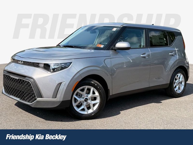 New 2025 Kia Soul LX image 1