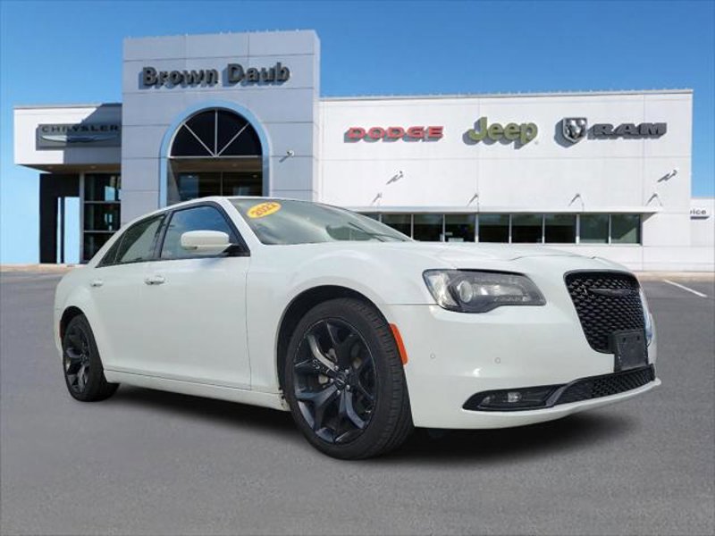 Certified 2022 Chrysler 300 S image 1