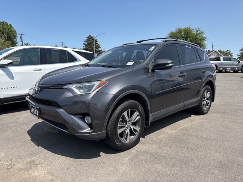 Used 2017 Toyota RAV4 XLE image 1
