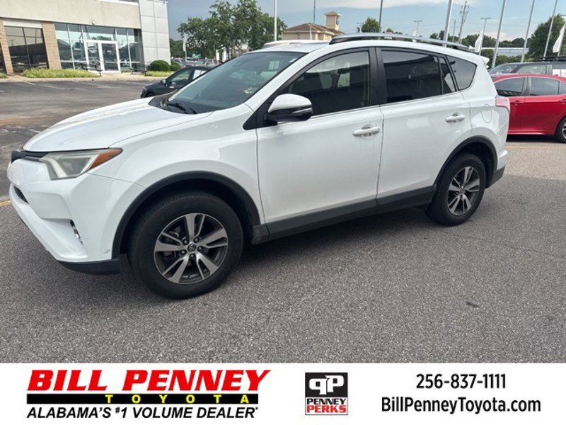 Used 2017 Toyota RAV4 XLE image 1