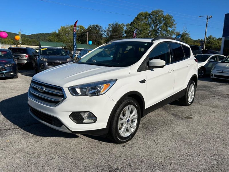 Used 2018 Ford Escape SE image 1