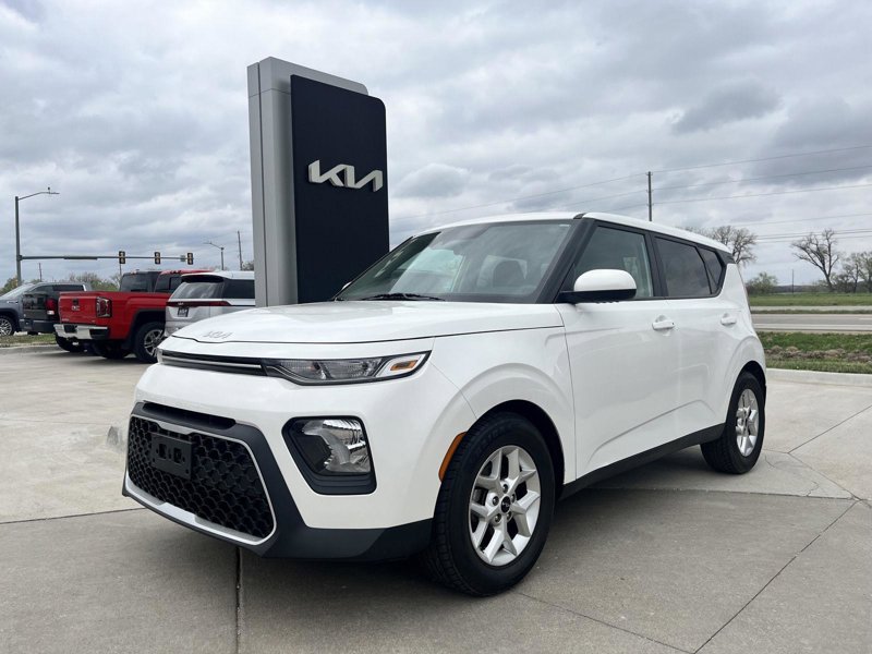 Used 2022 Kia Soul S image 1