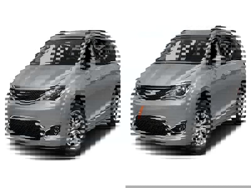 Used 2017 Chrysler Pacifica Touring-L image 1
