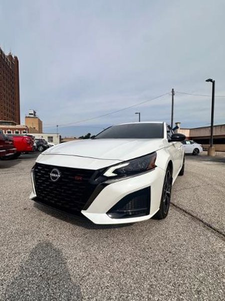 Certified 2025 Nissan Altima 2.5 SR w/ SR Premium Package image 1
