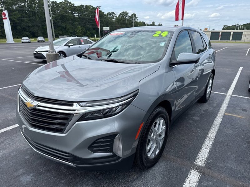 Used 2024 Chevrolet Equinox LT w/ LPO, Floor Liner Package image 1