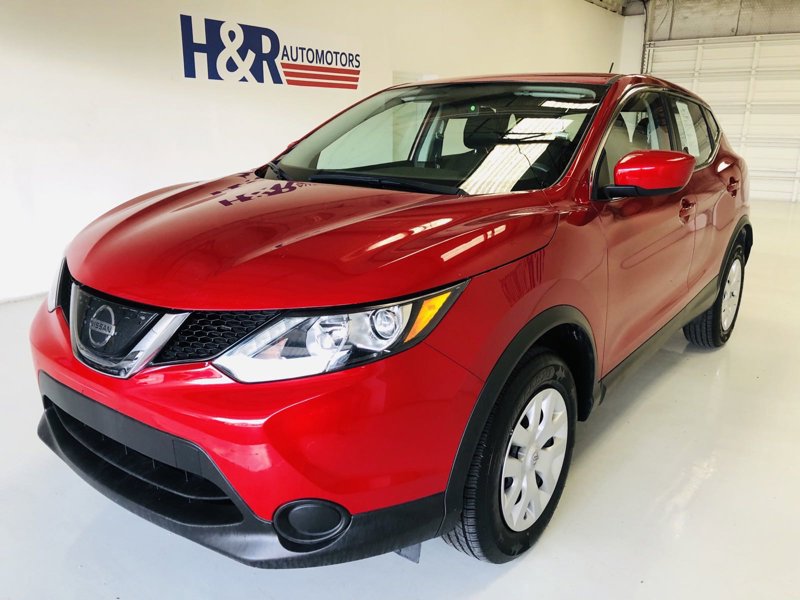 Used 2018 Nissan Rogue Sport S image 1