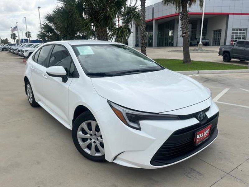 Certified 2024 Toyota Corolla LE image 1