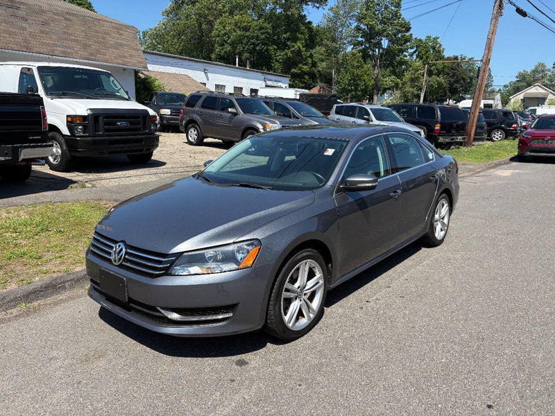 Used 2014 Volkswagen Passat 1.8T SE image 1