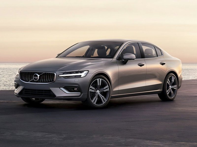 Certified 2022 Volvo S60 B5 Momentum w/ Premium Package image 1