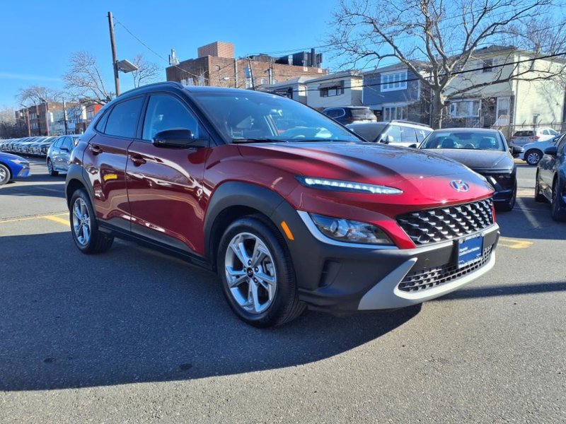 Certified 2022 Hyundai Kona SEL w/ Cargo Package image 1