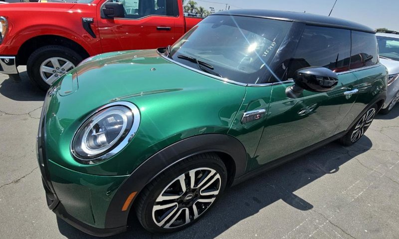Used 2024 MINI Cooper S image 1