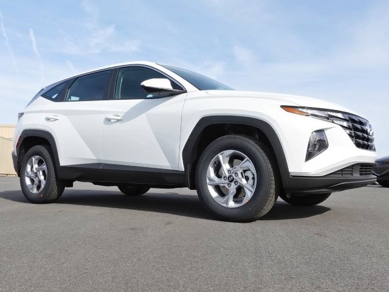 Certified 2024 Hyundai Tucson SE image 1