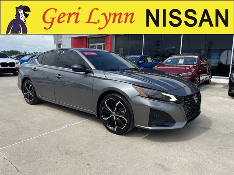 Certified 2023 Nissan Altima 2.5 SR image 1
