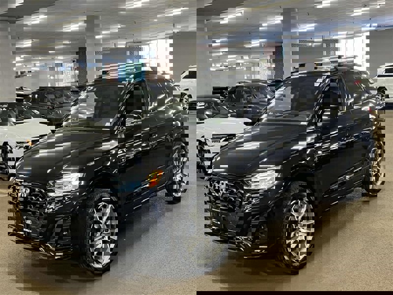 Certified 2025 Audi Q5 2.0T Premium image 1