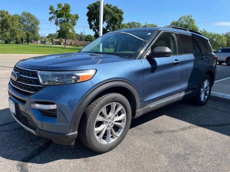Used 2020 Ford Explorer XLT w/ Equipment Group 202A image 1