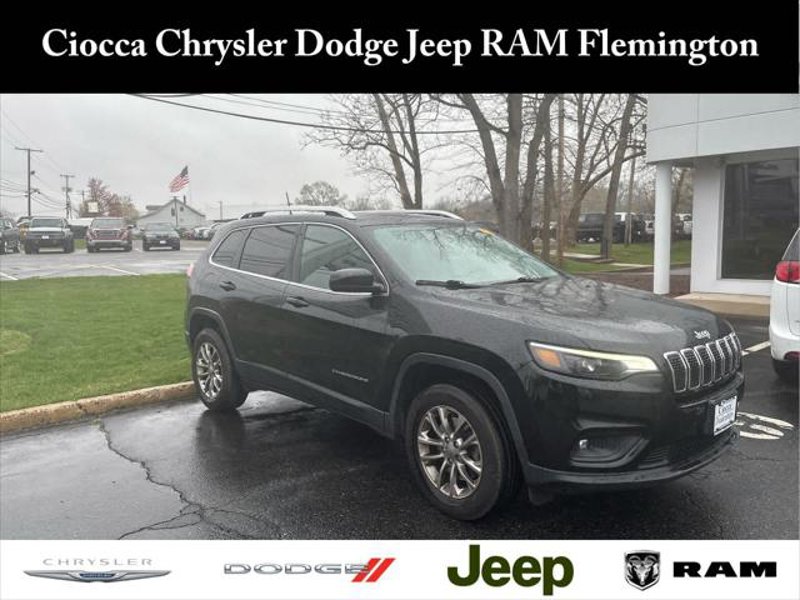 Certified 2019 Jeep Cherokee Latitude Plus w/ Cold Weather Group image 1