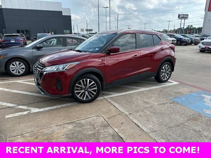 Certified 2022 Nissan Kicks SV image 1