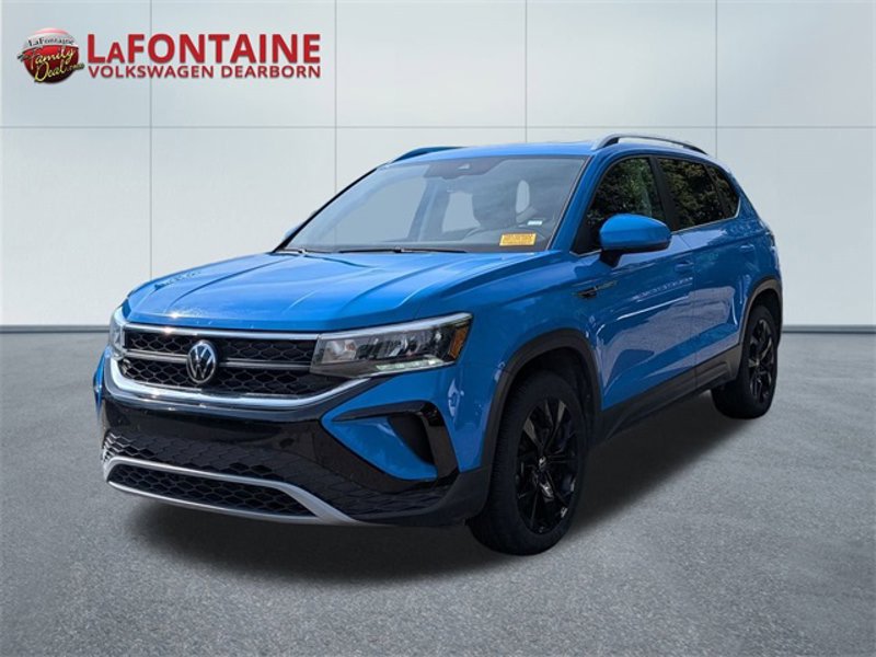 Certified 2023 Volkswagen Taos SE image 1