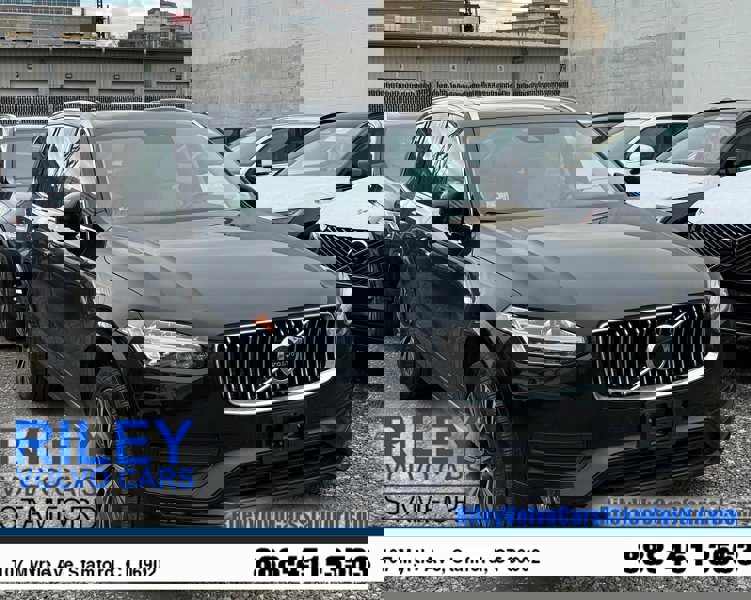 Certified 2022 Volvo XC90 T5 Momentum w/ Climate Package image 1