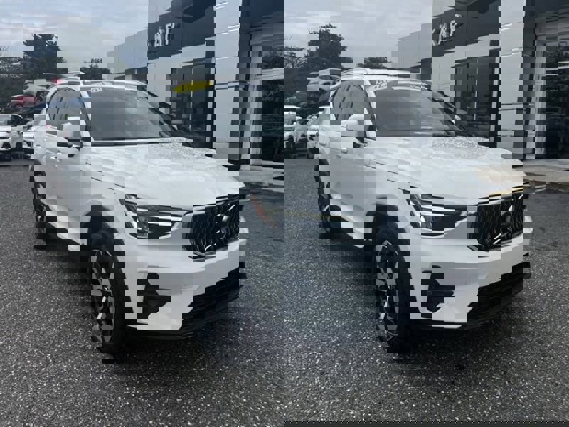 Certified 2023 Volvo XC40 B5 Plus w/ Protection Package Premier image 1