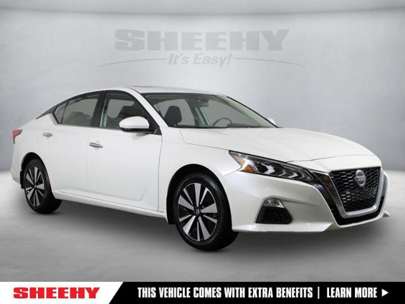 Certified 2022 Nissan Altima 2.5 SV w/ SV Premium Package image 1
