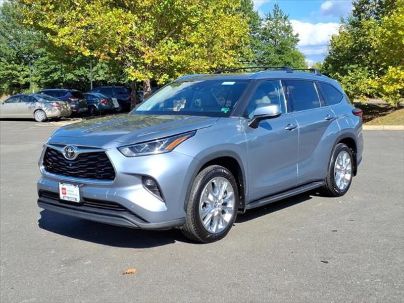Certified 2021 Toyota Highlander Limited image 1