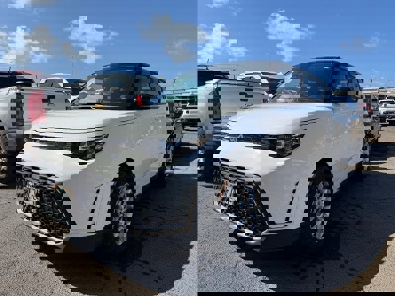 Used 2023 Kia Soul S image 1
