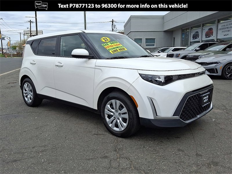 Certified 2023 Kia Soul LX image 1