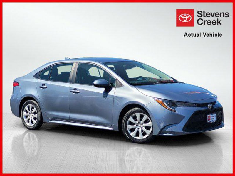 Certified 2022 Toyota Corolla LE image 1