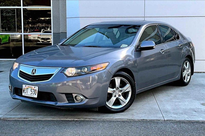 Used 2013 Acura TSX Sedan image 1
