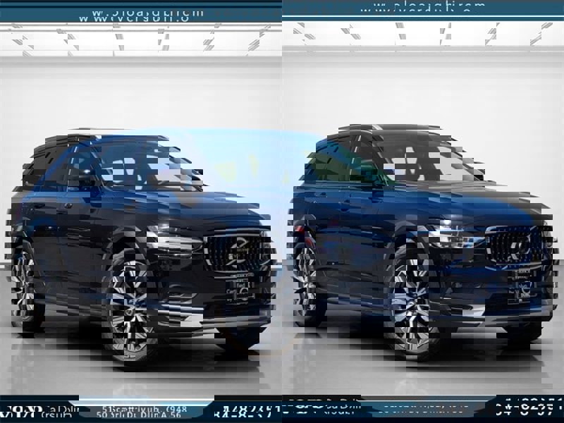 Certified 2023 Volvo V90 B6 Cross Country Plus image 1