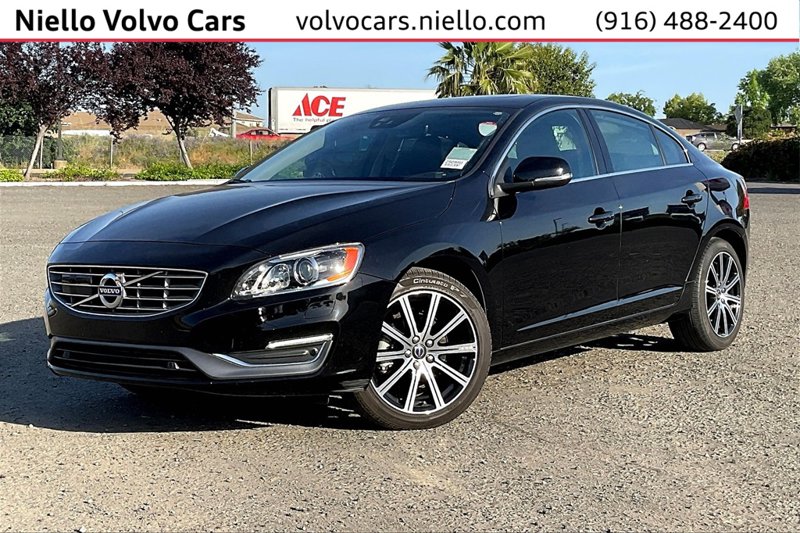Used 2017 Volvo S60 T5 Inscription Platinum image 1