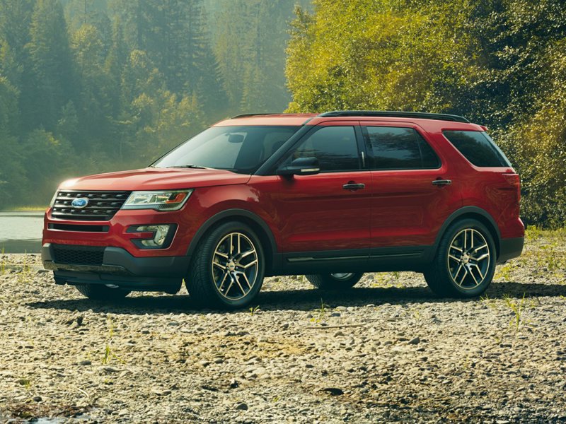 Used 2017 Ford Explorer XLT image 1