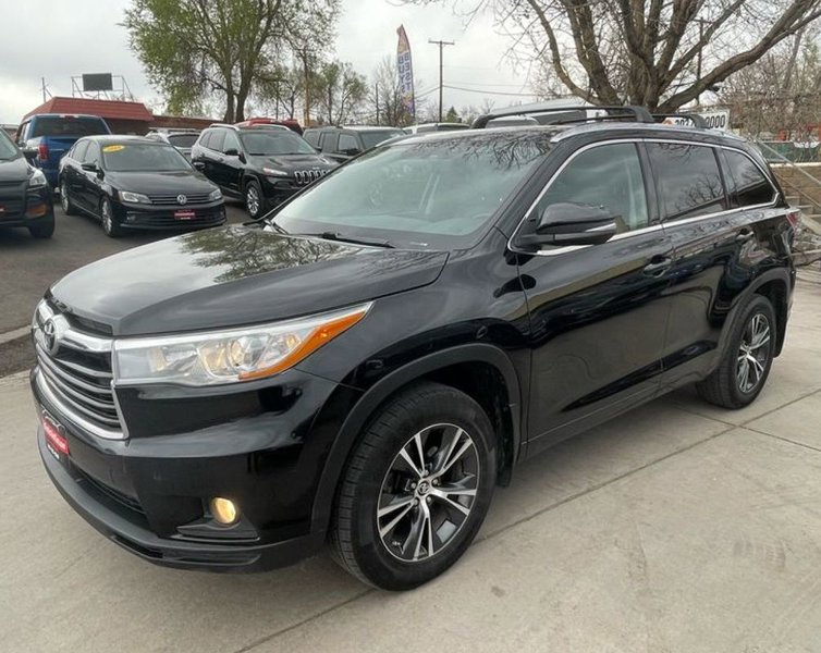 Used 2016 Toyota Highlander XLE image 1