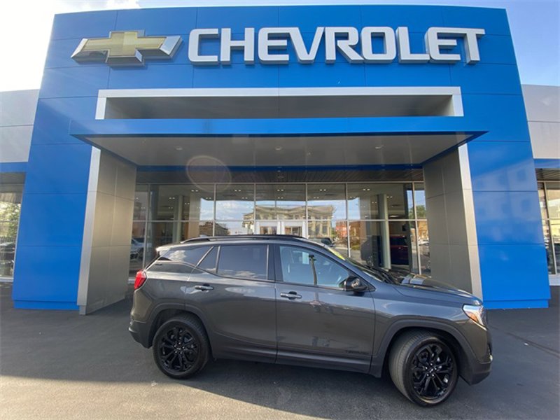 Used 2021 GMC Terrain SLE w/ Elevation Edition image 1