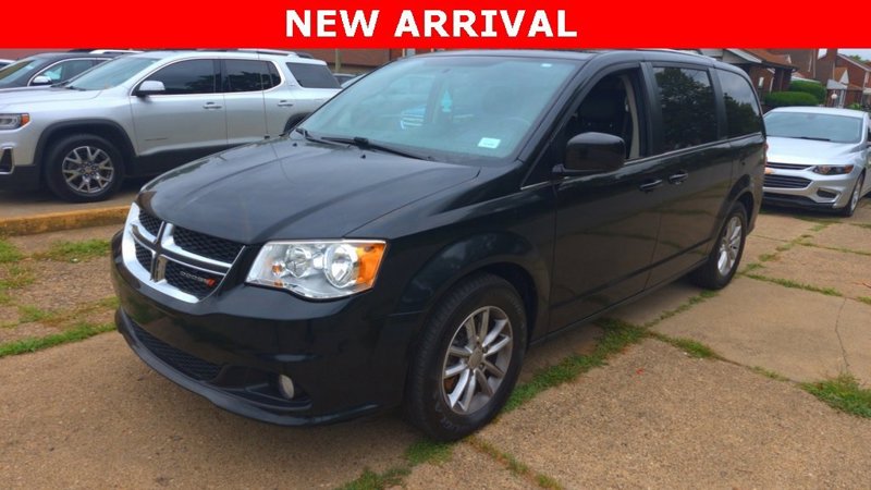 Used 2018 Dodge Grand Caravan SXT image 1