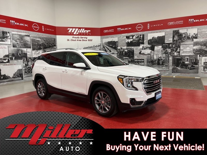 Certified 2024 GMC Terrain SLT image 1