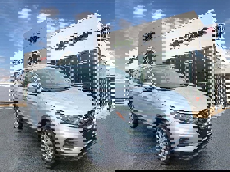 Used 2021 Nissan Rogue Sport S image 1