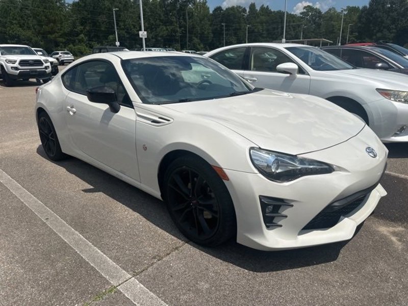 Used 2018 Toyota 86 image 1