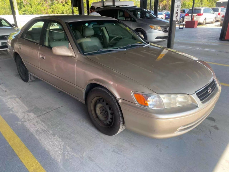 Used 2001 Toyota Camry LE image 1