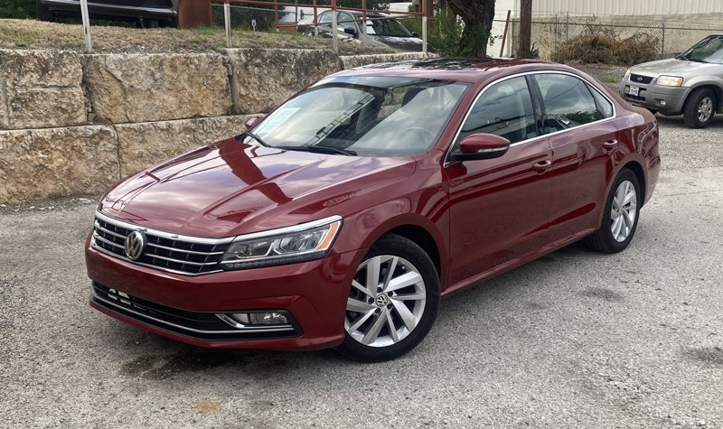 Used 2018 Volkswagen Passat 2.0T SE w/ SE Lighting Package image 1